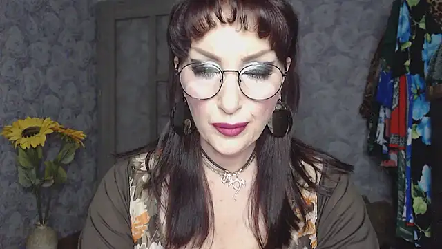 Snapshot of Aziza1 chatting on 07/11/26, 01:14 Aziza1 online show from 07/11/26, 01:14