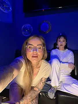 Etwas neugierig online show from 02/05/26, 03:27