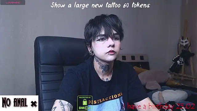 Snapshot of Dark__Elf chatting on 02/17/25, 10:36 Dark Elf online show from 02/17/25, 10:36