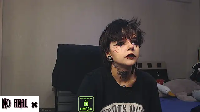 Snapshot of Dark__Elf chatting on 03/17/25, 10:06 Dark Elf online show from 03/17/25, 10:06