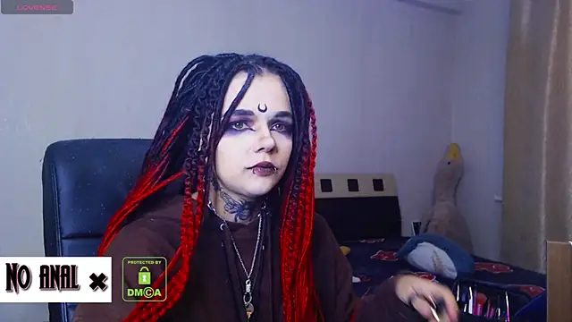 Snapshot of Dark__Elf chatting on 09/16/25, 09:27 Dark Elf online show from 09/16/25, 09:27