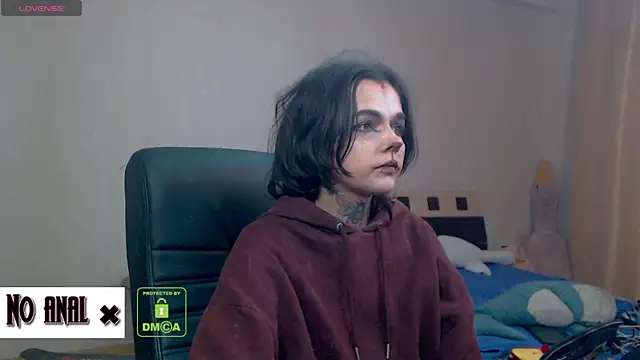 Snapshot of Dark__Elf chatting on 11/11/25, 10:21 Dark Elf online show from 11/11/25, 10:21