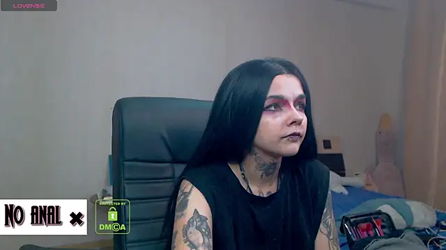 Snapshot of Dark__Elf chatting on 11/13/25, 10:30 Dark Elf online show from 11/13/25, 10:30