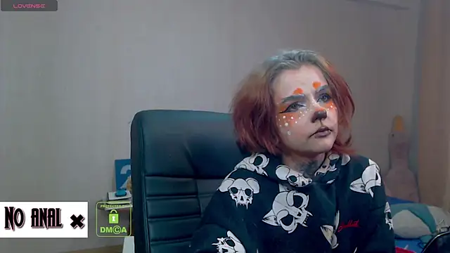 Snapshot of Dark__Elf chatting on 11/19/25, 10:43 Dark Elf online show from 11/19/25, 10:43