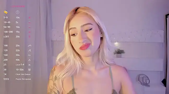 Snapshot of AshleyRoys chatting on 01/12/25, 03:03 AshleyRoys online show from 01/12/25, 03:03