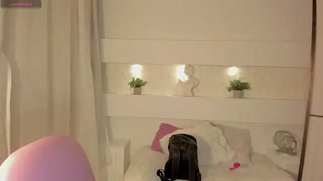 Snapshot of AshleyRoys chatting on 01/23/25, 03:11 AshleyRoys online show from 01/23/25, 03:11