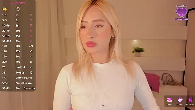 Snapshot of AshleyRoys chatting on 02/23/25, 03:29 AshleyRoys online show from 02/23/25, 03:29