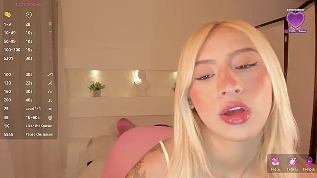 Snapshot of AshleyRoys chatting on 03/03/25, 02:48 AshleyRoys online show from 03/03/25, 02:48