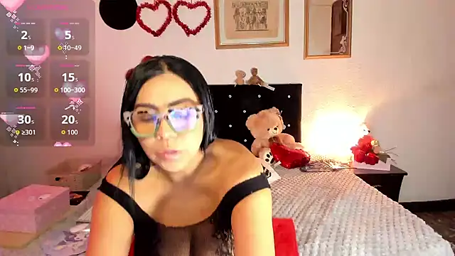 Snapshot of Silver_Lovee chatting on 10/05/25, 06:50 Silver Lovee online show from 10/05/25, 06:50