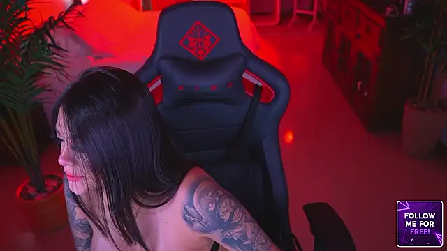 Snapshot of ambarEvans chatting on 02/02/26, 01:04 ambarEvans online show from 02/02/26, 01:04