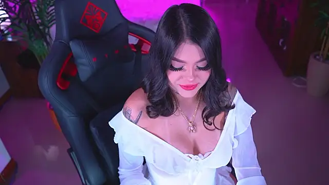 Snapshot of ambarEvans chatting on 02/17/26, 01:13 ambarEvans online show from 02/17/26, 01:13