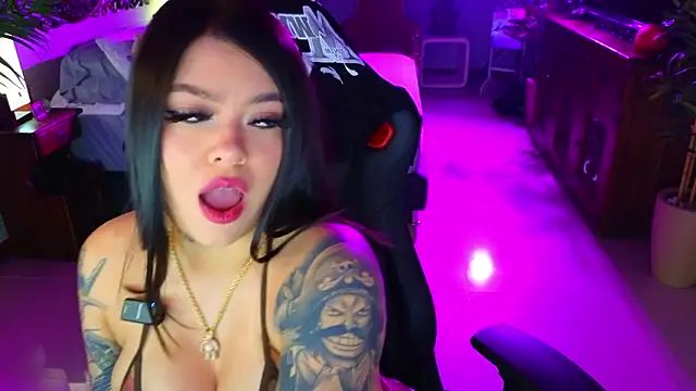 Snapshot of ambarEvans chatting on 02/27/26, 01:16 ambarEvans online show from 02/27/26, 01:16