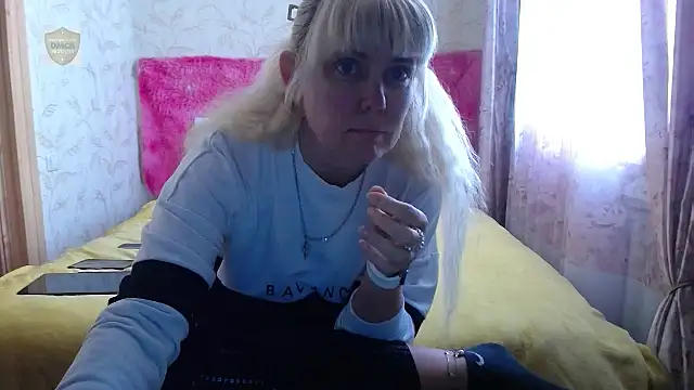 Snapshot of SunnySylvia chatting on 06/01/26, 05:53 SunnySylvia online show from 06/01/26, 05:53