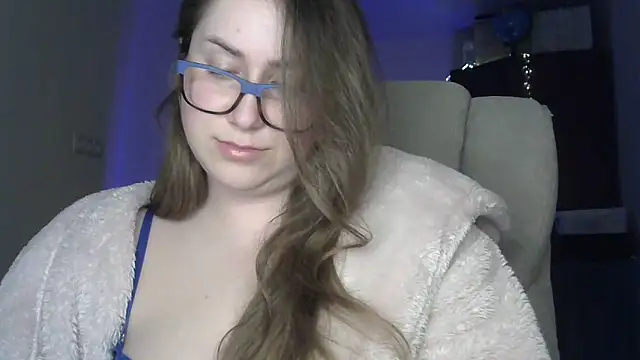 Snapshot of SeasonalSomeone chatting on 04/29/26, 10:05 SeasonalSomeone online show from 04/29/26, 10:05