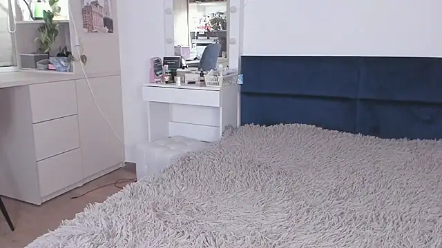 Snapshot of BowToYourWeakness chatting on 03/12/25, 09:56 BowToYourWeakness online show from 03/12/25, 09:56