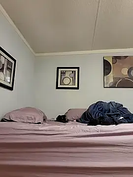 Snapshot of MaddyC6992 chatting on 02/12/25, 10:56 MaddyC6992 online show from 02/12/25, 10:56