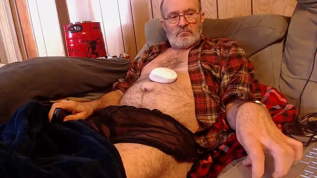 Snapshot of snickers1 chatting on 02/26/26, 07:13 snickers1 online show from 02/26/26, 07:13