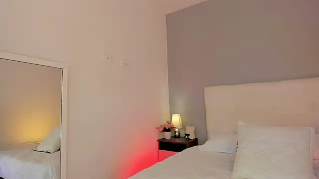 NataliaBuiles online show from 11/21/25, 06:28