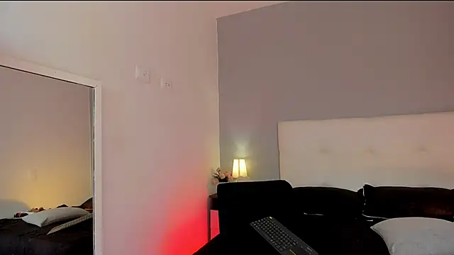 NataliaBuiles online show from 04/15/26, 12:34