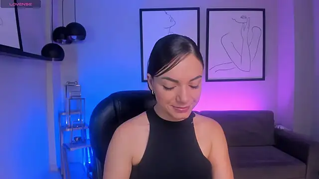 Snapshot of MorganHicks chatting on 06/20/26, 12:19 MorganHicks online show from 06/20/26, 12:19