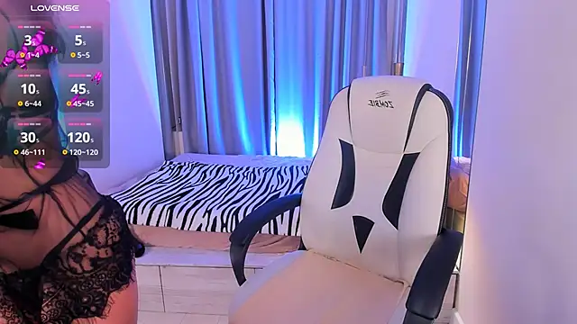 Snapshot of HelenaRegal chatting on 12/07/24, 06:54 HelenaRegal online show from 12/07/24, 06:54