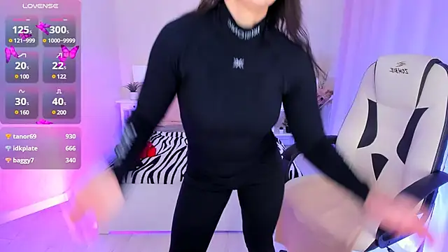 Snapshot of HelenaRegal chatting on 02/22/25, 09:34 HelenaRegal online show from 02/22/25, 09:34