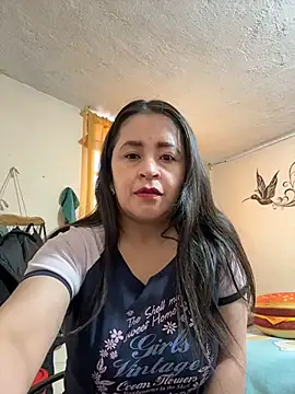 Snapshot of latinfemale chatting on 07/16/26, 09:32 latinfemale online show from 07/16/26, 09:32