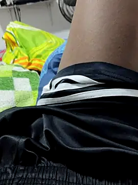 Jheronn28 online show from 10/15/25, 01:06