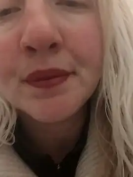 Snapshot of Mllesha74000 chatting on 02/04/25, 03:47 Mllesha74000 online show from 02/04/25, 03:47