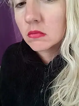 Snapshot of Mllesha74000 chatting on 10/16/25, 12:06 Mllesha74000 online show from 10/16/25, 12:06