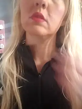 Mllesha74000 online show from 11/26/25, 02:18