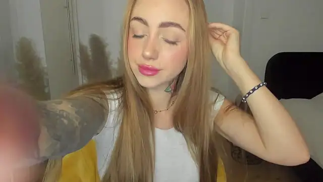 sexyCoralie online show from 03/17/26, 07:44