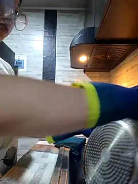 linda-schmidt online show from 10/25/25, 12:29