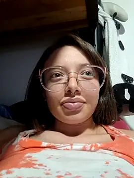 linda-schmidt online show from 11/15/25, 02:42