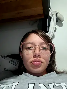 linda-schmidt online show from 12/01/25, 01:21