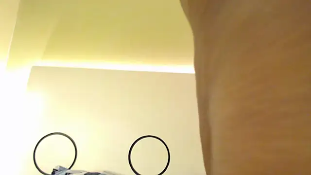 Snapshot of KayaBrown chatting on 10/31/25, 01:45 KayaBrown online show from 10/31/25, 01:45