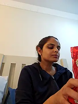 Snapshot of DirtySnowball69 chatting on 12/04/24, 02:37 DirtySnowball69 online show from 12/04/24, 02:37