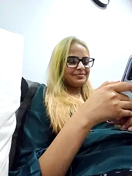 Snapshot of DirtySnowball69 chatting on 09/10/25, 05:46 DirtySnowball69 online show from 09/10/25, 05:46