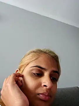 Snapshot of DirtySnowball69 chatting on 09/17/25, 12:29 DirtySnowball69 online show from 09/17/25, 12:29