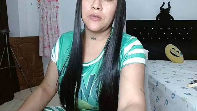 Snapshot of venuz_mendoza20 chatting on 05/23/26, 01:04 venuz mendoza20 online show from 05/23/26, 01:04