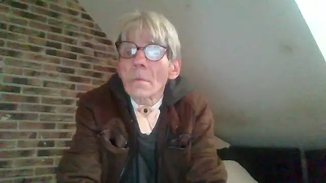 Snapshot of InMeinenMund chatting on 12/02/24, 12:07 InMeinenMund online show from 12/02/24, 12:07
