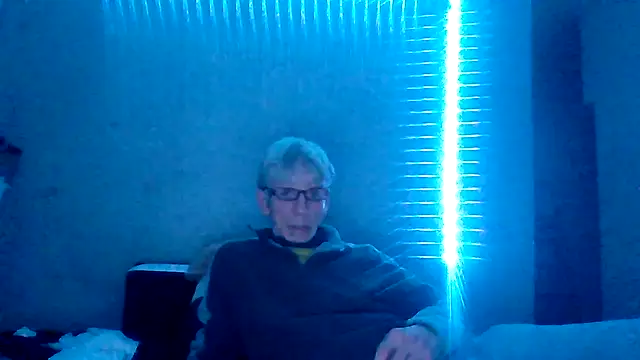 Snapshot of InMeinenMund chatting on 11/21/25, 04:00 InMeinenMund online show from 11/21/25, 04:00