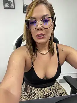 KellyBrooklyn  online show from 01/03/25, 04:06