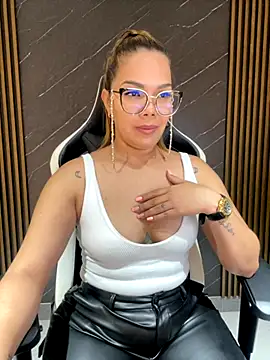 KellyBrooklyn  online show from 09/13/25, 02:39