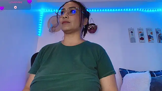 Snapshot of JuliRamirez chatting on 01/28/25, 12:36 JuliRamirez online show from 01/28/25, 12:36