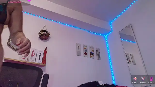 Snapshot of JuliRamirez chatting on 03/14/25, 09:43 JuliRamirez online show from 03/14/25, 09:43