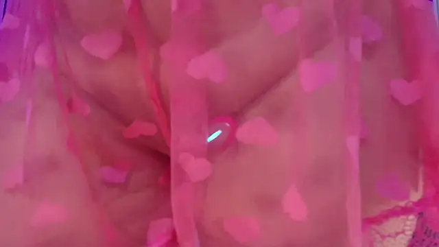 Snapshot of JuliRamirez chatting on 10/20/25, 01:00 JuliRamirez online show from 10/20/25, 01:00