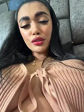 Snapshot of emma_andrew1 chatting on 07/04/26, 05:08 emma andrew1 online show from 07/04/26, 05:08
