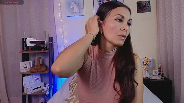 Snapshot of Swetisabella01 chatting on 02/02/25, 03:21 Swetisabella01 online show from 02/02/25, 03:21