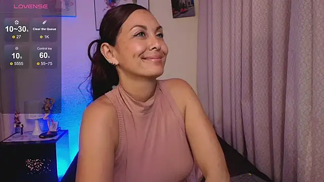 Snapshot of Swetisabella01 chatting on 02/26/25, 04:03 Swetisabella01 online show from 02/26/25, 04:03